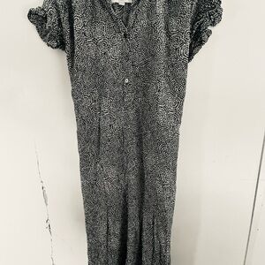 Loft Elegant Black and White Patterned Lightweight Dress with Ruffle Sleves